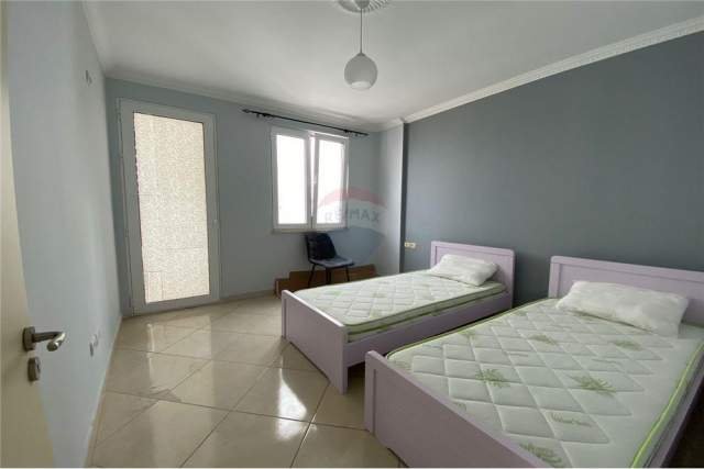 Tirane, jepet me qera apartament 2+1 Kati 4, 95 m² 450 Euro (KODRA DIELLIT)