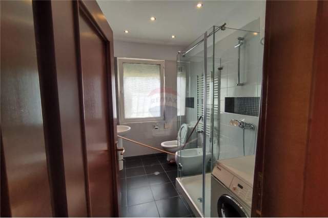 Tirane, jepet me qera Vile 5+1+BLK Kati 1, 360 m² 1.800 Euro (RRUGA ELBASANIT)