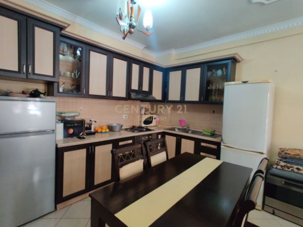Tirane, shitet apartament 2+1, Kati 8, 90 m² 115,000 € (Astir)