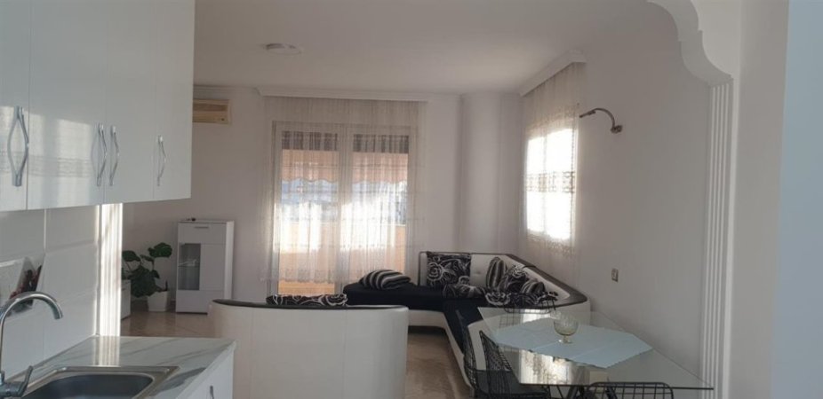 Tirane, jepet me qera apartament 1+1+Ballkon, Kati 5, 84 m² 400 € (Rruga Kongresi Kongresi Manastirit , prane Gjimnazi cajupi)