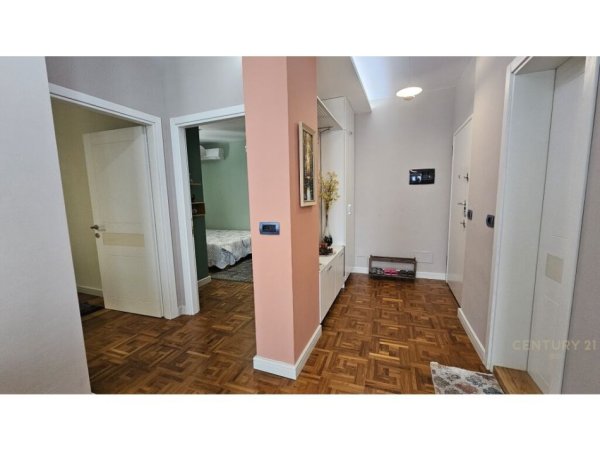 Tirane, jepet me qera apartament 2+1, Kati 5, 71 m² 800 € (Rruga Kavajes)
