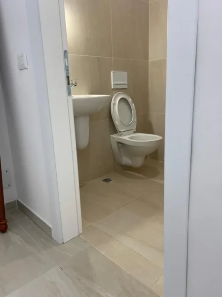 Tirane, dyqan , Kati 0, 20 m² 300 € 