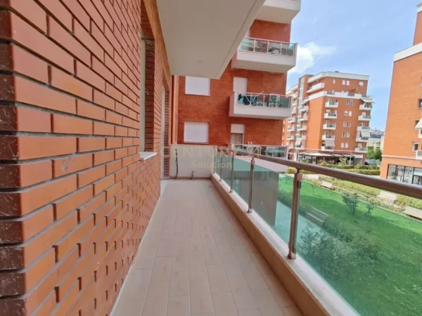 Tirane, jepet me qera apartament 2+1, Kati 2, 122 m² 450 € (Rezidenca Sima Com Astir)