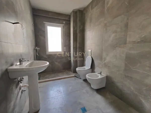 Tirane, jepet me qera apartament 2+1, Kati 2, 122 m² 450 € (Rezidenca Sima Com Astir)