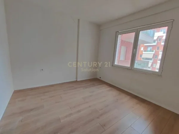 Tirane, jepet me qera zyre , Kati 3, 122 m² 450 € (Sima Com Astir)