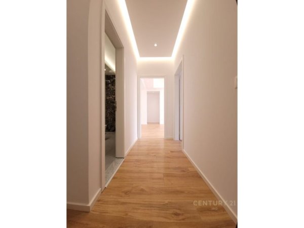 Tirane, shitet apartament 2+1, Kati 7, 95 m² 210,000 € (Zogu Zi)