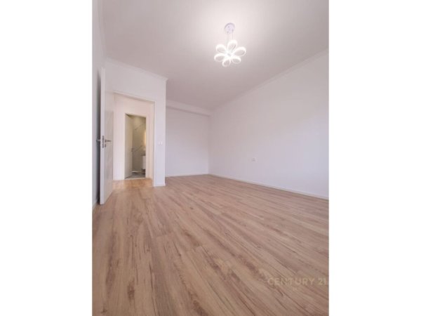 Tirane, shitet apartament 2+1, Kati 7, 95 m² 210,000 € (Zogu Zi)
