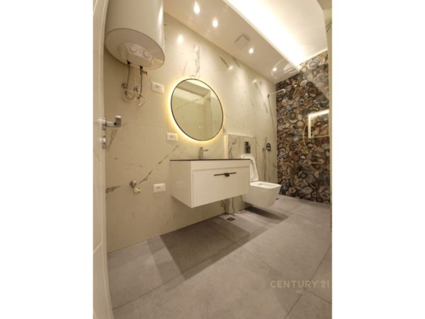 Tirane, shitet apartament 2+1, Kati 7, 95 m² 210,000 € (Zogu Zi)