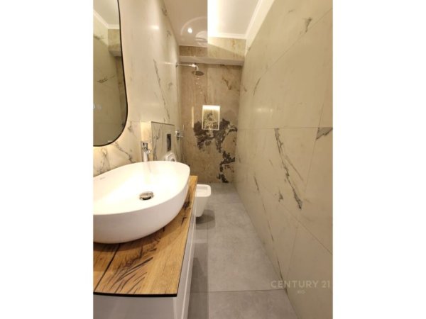Tirane, shitet apartament 2+1, Kati 7, 95 m² 210,000 € (Zogu Zi)
