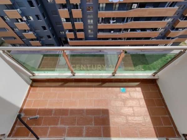 Tirane, jepet me qera zyre , Kati 7, 70 m² 350 € (Astir)
