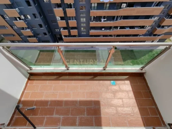 Tirane, jepet me qera zyre , Kati 7, 70 m² 350 € (Astir)