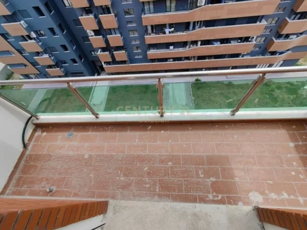 Tirane, jepet me qera zyre , Kati 7, 70 m² 350 € (Astir)