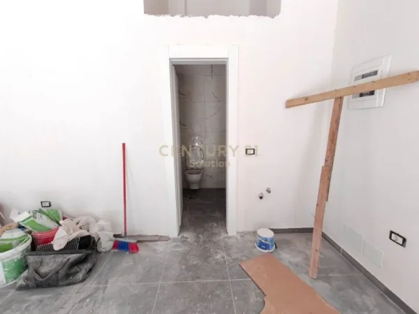 Tirane, jepet me qera dyqan , Kati 0, 32 m² 350 € (Astir)