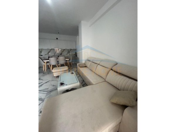 Tirane, jepet me qera apartament 2+1, Kati 2, 102 m² 500 € (Yzberisht)