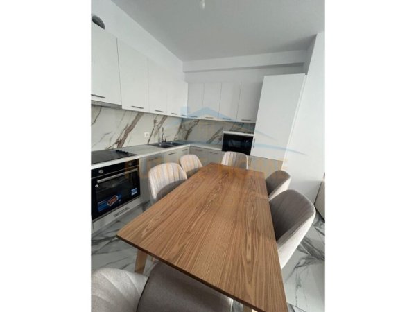 Tirane, jepet me qera apartament 2+1, Kati 2, 102 m² 500 € (Yzberisht)