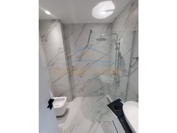 Tirane, jepet me qera apartament 2+1+Ballkon, Kati 3, 124 m² 1,300 € (Rruga e Kosovareve)