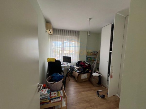 Tirane, jepet me qera apartament 2+1, Kati 4, 96 m² 800 € (Liqeni i Thate)