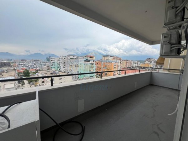 Tirane, jepet me qera apartament 2+1, Kati 10, 142 m² 950 € (Komuna e Parisit)