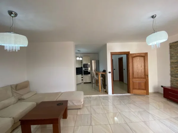 Tirane, jepet me qera apartament 2+1+Aneks+Ballkon, Kati 4, 94 m² 600 € (Rruga Muhamet Gjollesha)