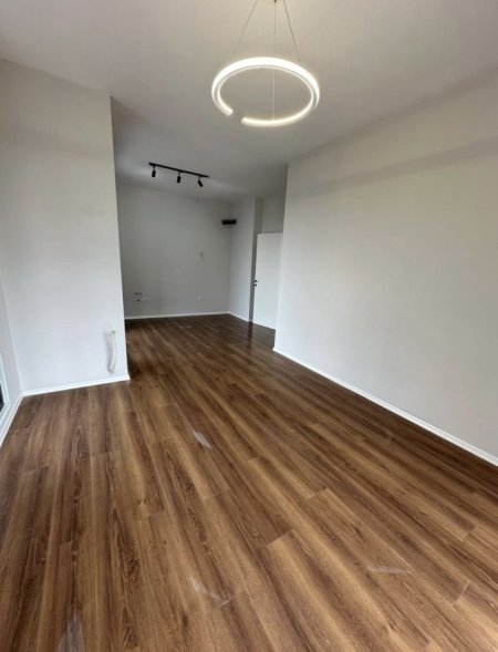 Apartament 2+1+2+ Depo ne Xhamllik.