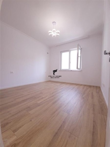 Tirane, shitet apartament 2+1+Ballkon, Kati 7, 95 m² 210,000 € (ZOGU I ZI)