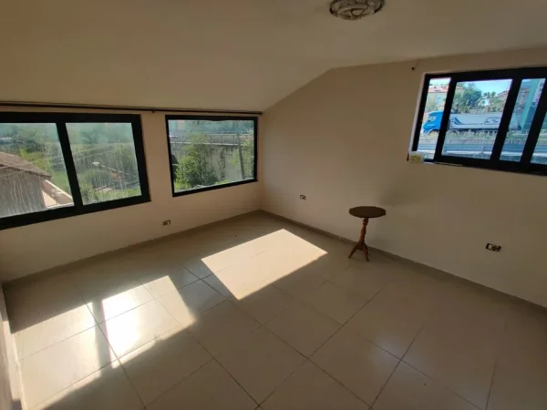 Tirane, shes Vile 3 Katshe, , 1,300 m² 600,000 € (Sauk)