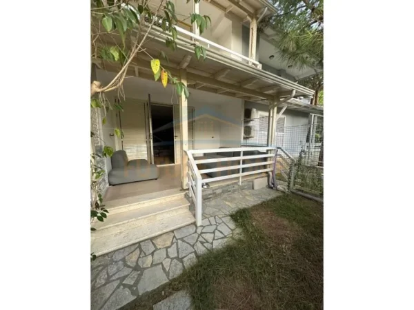 Durres, shitet Vile 2+1, Kati 1, 127 m² 300,000 € (GJIRI I LALZIT,DURRES)