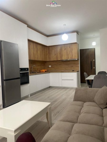 Tirane, jepet me qera apartament 2+1+Ballkon, Kati 8, 105 m² 500 € (yzberisht, Kompleksi Grand Gallery)