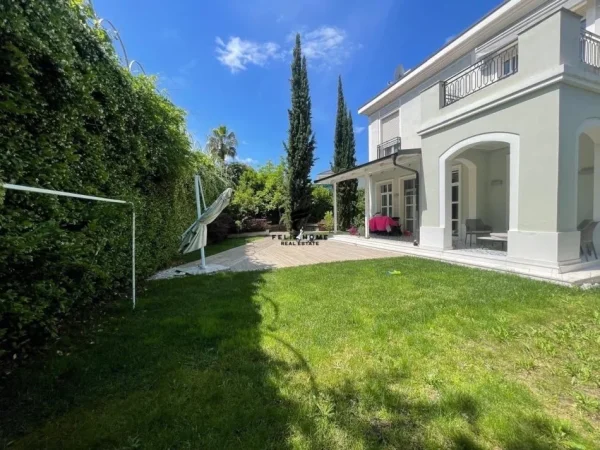 Tirane, shitet Vile 3 Katshe, Kati 3, 880 m² 1,650,000 € (ROLLING HILLS)