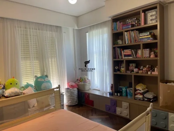 Tirane, shitet Vile 3 Katshe, Kati 3, 880 m² 1,650,000 € (ROLLING HILLS)