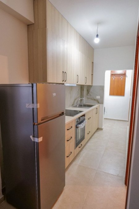 Tirane, jepet me qera apartament 1+1, Kati 1, 55 m² 320 € (Rruga Muhamed Deliu, Fresk)