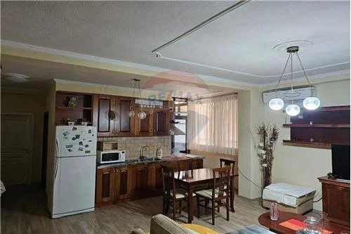 Tirane, jepet me qera apartament 1+1+Ballkon, Kati 4, 61 m² 550 € (Zogu i Zi)