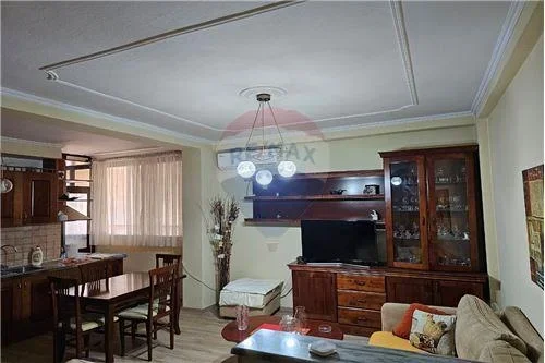 Tirane, jepet me qera apartament 1+1+Ballkon, Kati 4, 61 m² 550 € (Zogu i Zi)