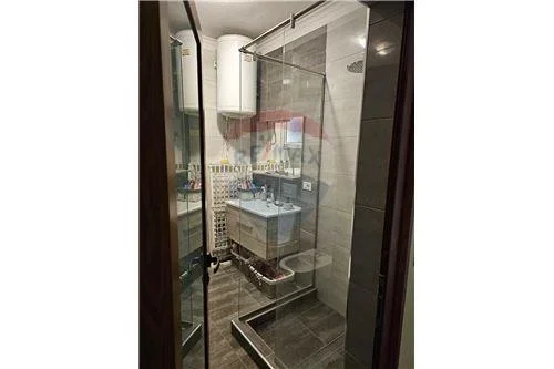 Tirane, jepet me qera apartament 1+1+Ballkon, Kati 4, 61 m² 550 € (Zogu i Zi)