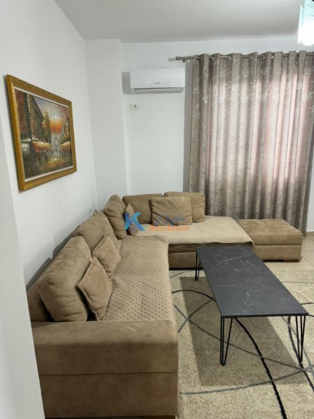 Tirane, jepet me qera apartament 1+1, Kati 1, 80 m² 500 € (Rruga 5 Maji, afer Concord Center)