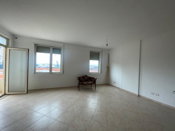 Durres, jepet me qera apartament 2+1+Ballkon, Kati 4, 105 m² 400 € (Bulevardi Epidamn)