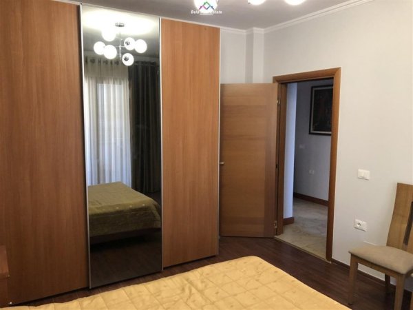 Tirane, jepet me qera apartament 2+1, Kati 6, 150 m² 1,300 € (qender)