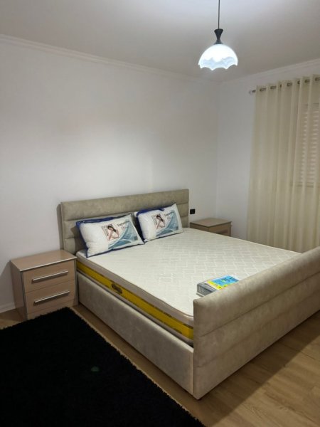 Tirane, jepet me qera apartament 1+1+Ballkon, Kati 2, 70 m² 400 € (rruga e Dibres)