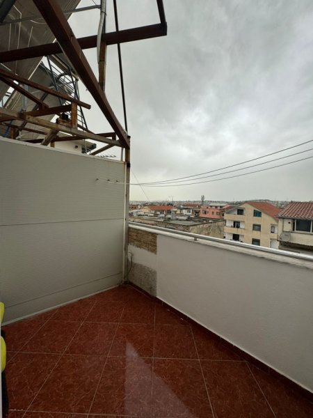 Tirane, jepet me qera apartament 1+1+Ballkon, Kati 2, 70 m² 400 € (rruga e Dibres)