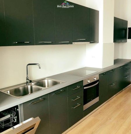 Tirane, jepet me qera apartament 2+1, Kati 8, 120 m² 700 € (21 dhjetori)