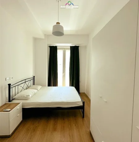 Tirane, jepet me qera apartament 2+1, Kati 8, 120 m² 700 € (21 dhjetori)