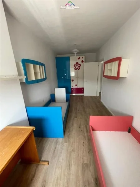 Tirane, jepet me qera apartament 2+1, Kati 6, 105 m² 500 € (ali demi)