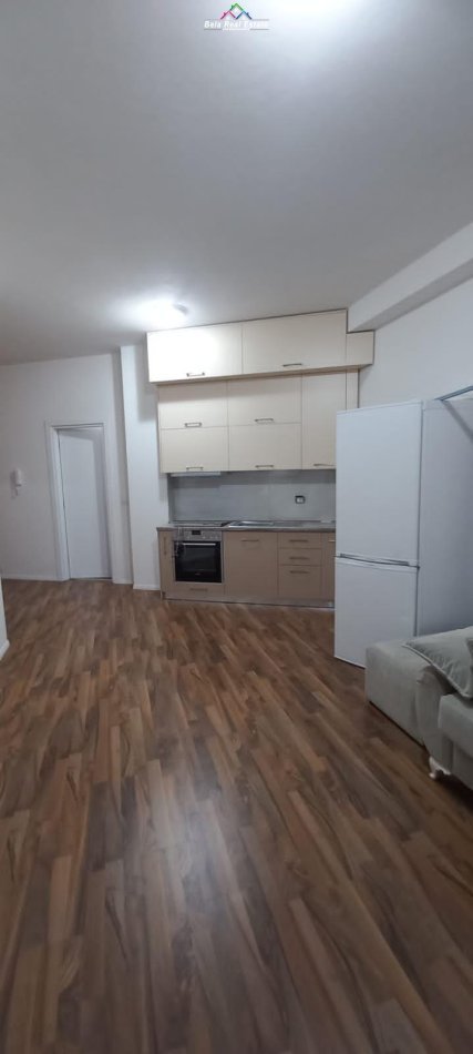 Tirane, shes apartament 1+1, Kati 4, 77 m² 108,000 € (fusha e aviacionit)