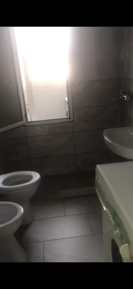 Tirane, jepet me qera apartament 1+1, Kati 5, 