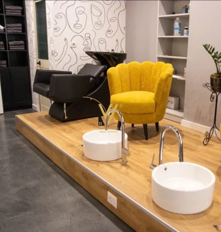 Tirane, shitet dyqan , Kati 0, 65 m² 355,000 € (BLLOK)