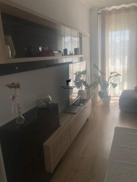 Tirane, jepet me qera apartament 2+1, Kati 7, 105 m² 500 € (ALI DEMI)