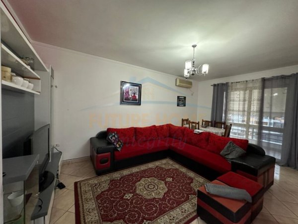 Tirane, jepet me qera apartament 2+1+Ballkon, Kati 5, 112 m² 380 € 