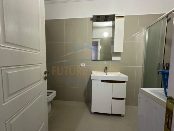 Tirane, jepet me qera apartament 2+1+Ballkon, Kati 5, 112 m² 380 € 