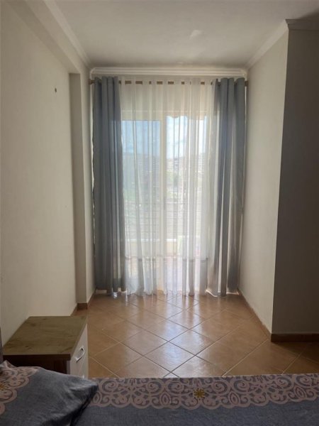 Tirane, jepet me qera apartament 2+1, Kati 2, 390 € 