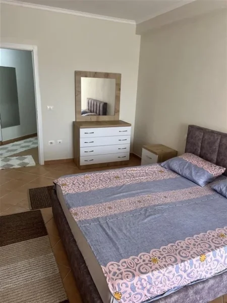 Tirane, jepet me qera apartament 2+1, Kati 2, 390 € 